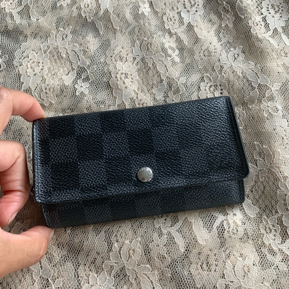 Louis Vuitton Graphite Key Pouch - Picture 3 of 16